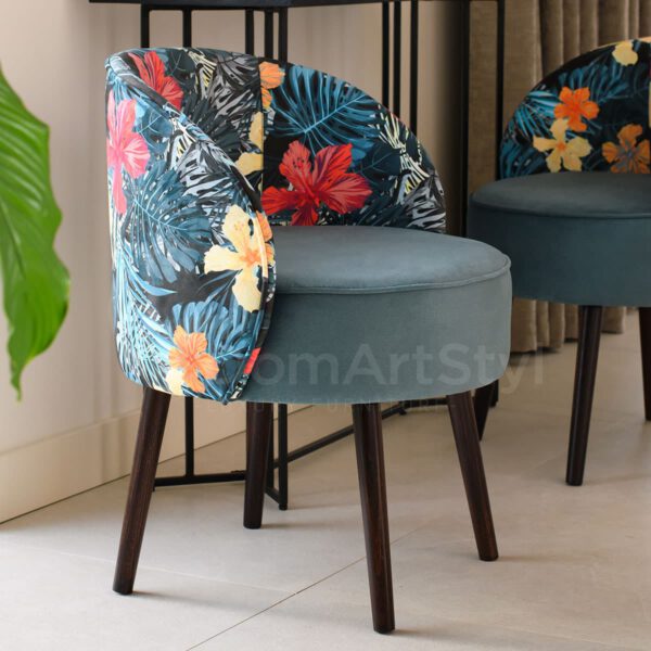 Fotel tapicerowany w kwiaty Fabio