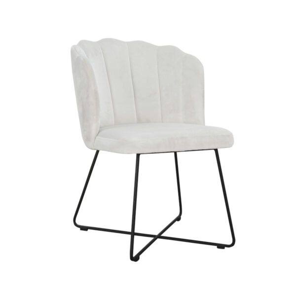 Beżowe krzesło tapicerowane do jadalni na czarnych nogach