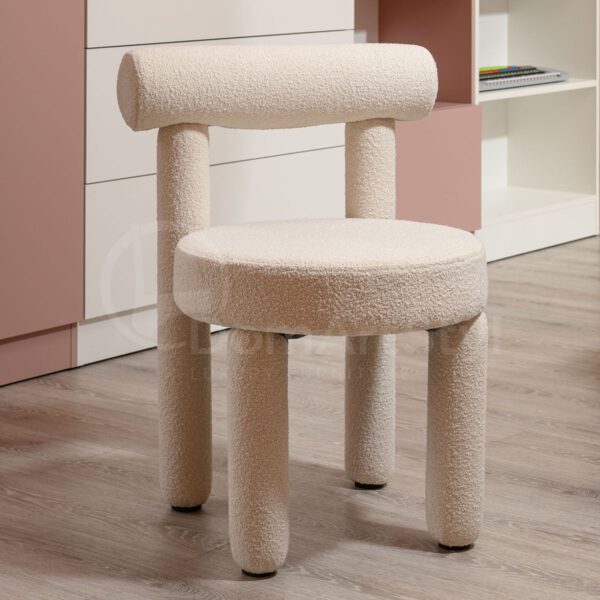 Beżowe krzesełko tapicerowane do pokoju dziecięcego Tilly