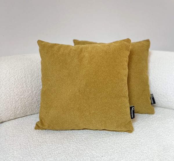 Set of decorative pillows