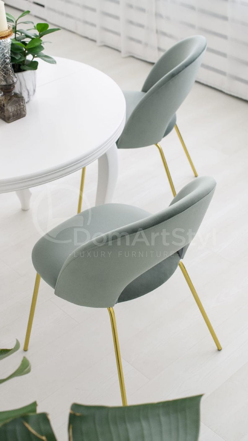 Szare krzesła tapicerowane