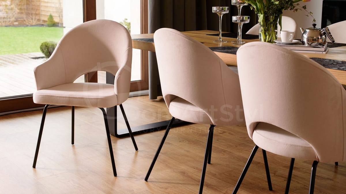 Barro Ideal Black bright dining table armchairs