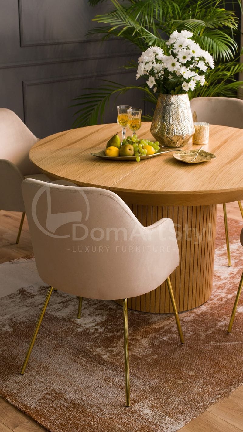 Kremowy fotel tapicerowany nowoczesny do jadalni Caprice Ideal Gold