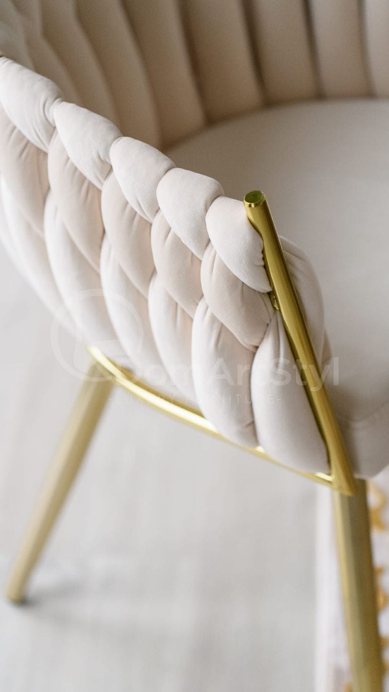 Fotel tapicerowany welurowy kremowy Larissa Gold